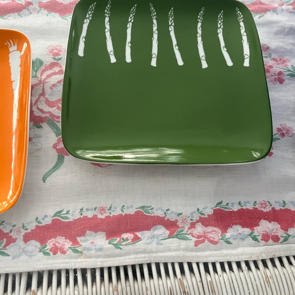 Two Square Plates - Picture 3 of 5